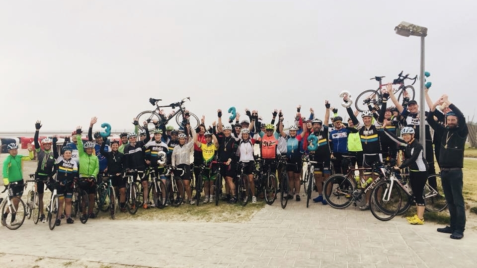 ERG2Nordsee 2018: Finish am Strand mit allen Teilnehmer/innen