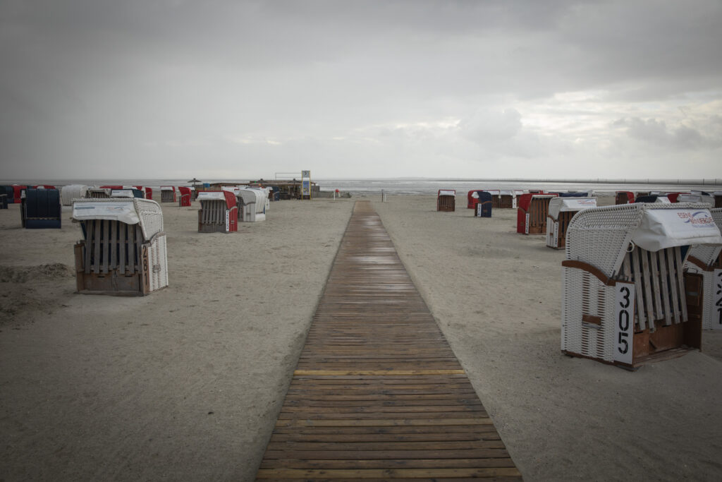 Blick vom Strand Bensersiel auf die Nordsee